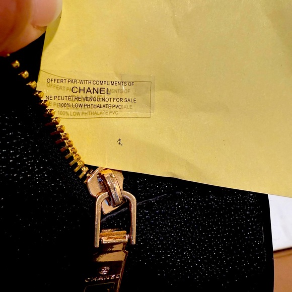 Chanel Filigree Round Clutch with Chain Quilted Caviar Mini - Picture 10 of 16